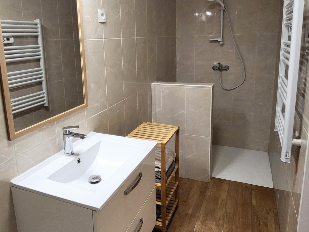 Appartement 1 Chambre, Cuisine, Coin Salon, Salle De Bain Saint-Claude Dış mekan fotoğraf